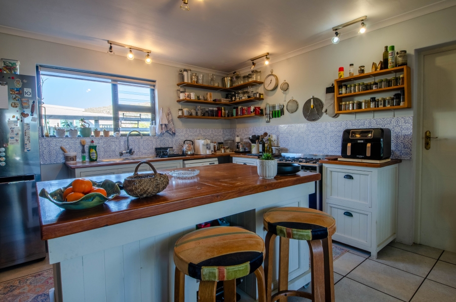 4 Bedroom Property for Sale in Pringle Bay Western Cape